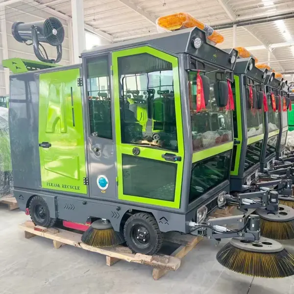 Electric Ride On Road Sweeper Vacuum Cleaning Machine Street Cleaner Floor Sweeping Equipment For Warehouse Yard Cleaning