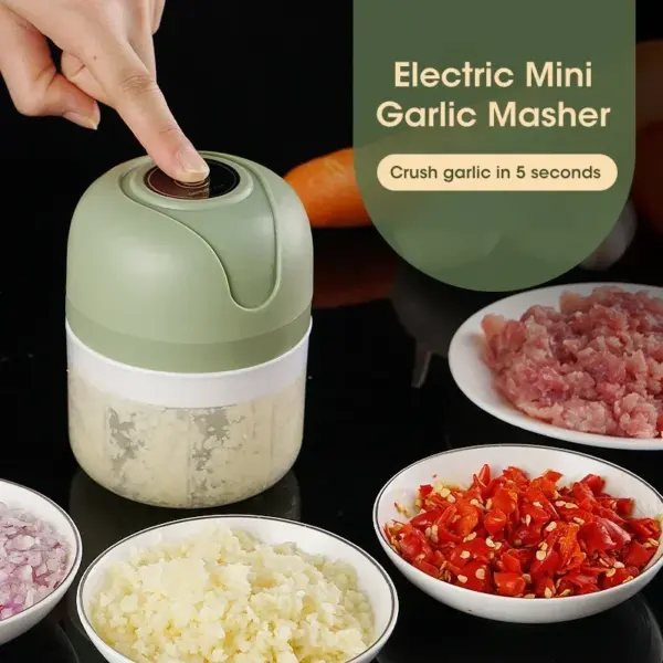 Electric Garlic Crusher Mini Garlic Slicer Multi Functional Kitchen Vegetable and Fruit Crusher 205ML USB Charging Food Chopper
