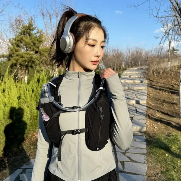 1pcs Large Capacity Hiking Vest Lightweight Breathable Waterproof Outdoor Cycling Running Vest with Reflective Strips
